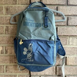 DISNEY VACATION CLUB MEMBER BACKPACK / used once!